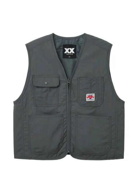 front-pockets logo-patch vest by FINGERCROXX