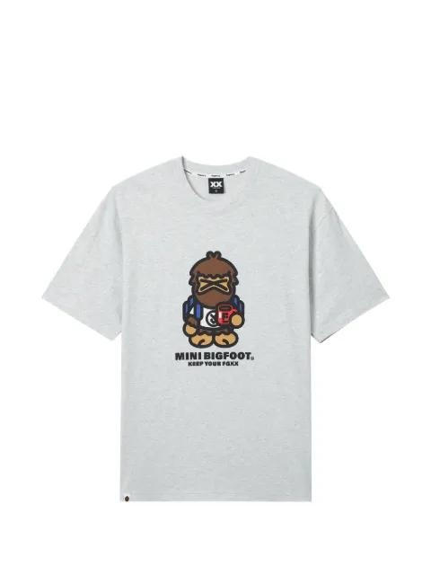 graphic T-shirt by FINGERCROXX