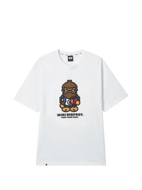 graphic T-shirt by FINGERCROXX