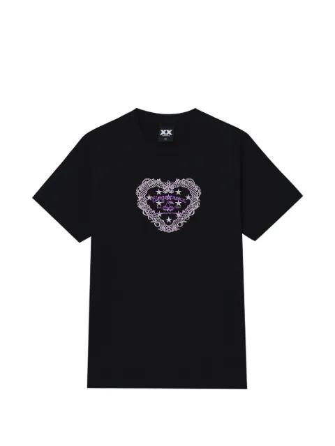 heart-embroidered T-shirt by FINGERCROXX