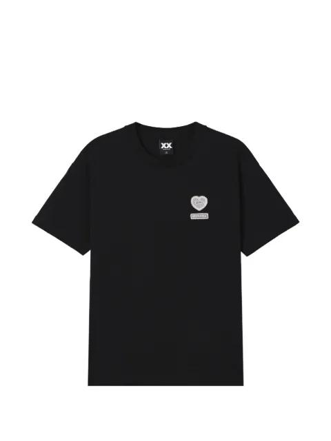 heart-patch T-shirt by FINGERCROXX