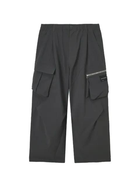 cargo-pocket trousers by FIVE CM