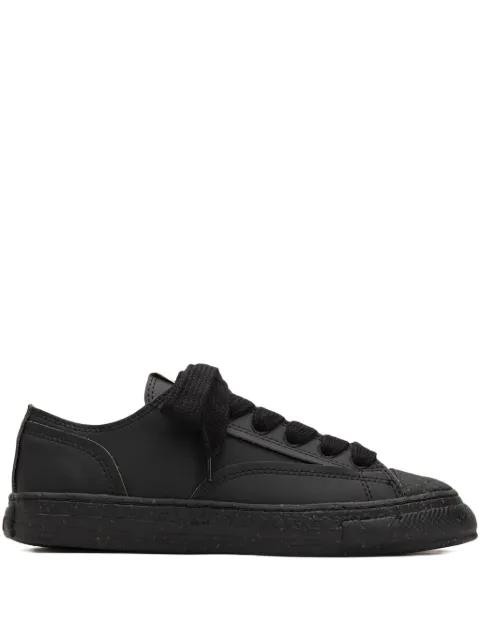 Roy low-top sneakers by GENERAL SCALE.