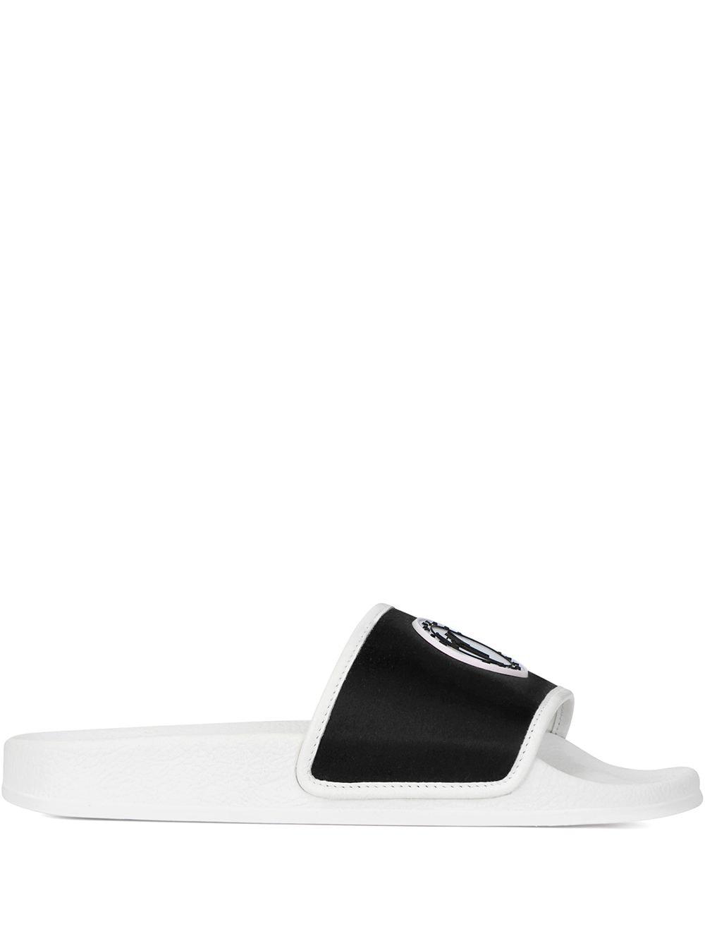 Brett slides by GIUSEPPE ZANOTTI