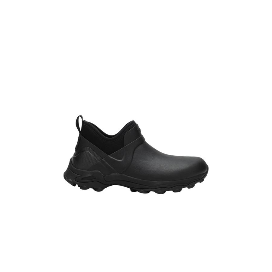 Givenchy Bogs Low Chelsea Boots_Black by GIVENCHY