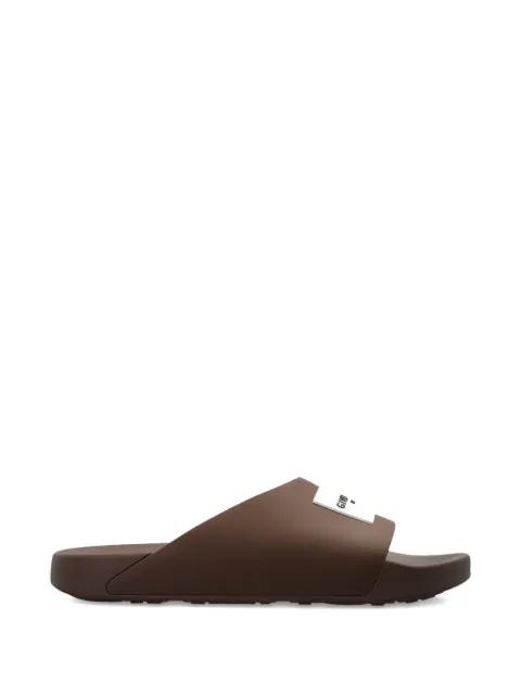 logo-detail slides by GIVENCHY