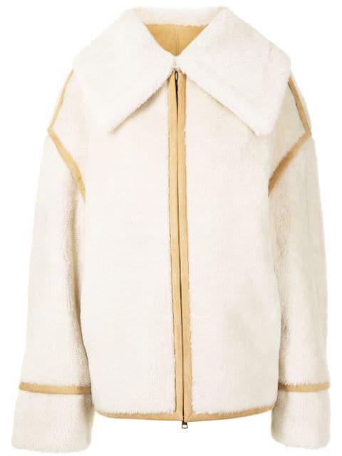 oversize-collar pilot shearling jacket by GOEN.J