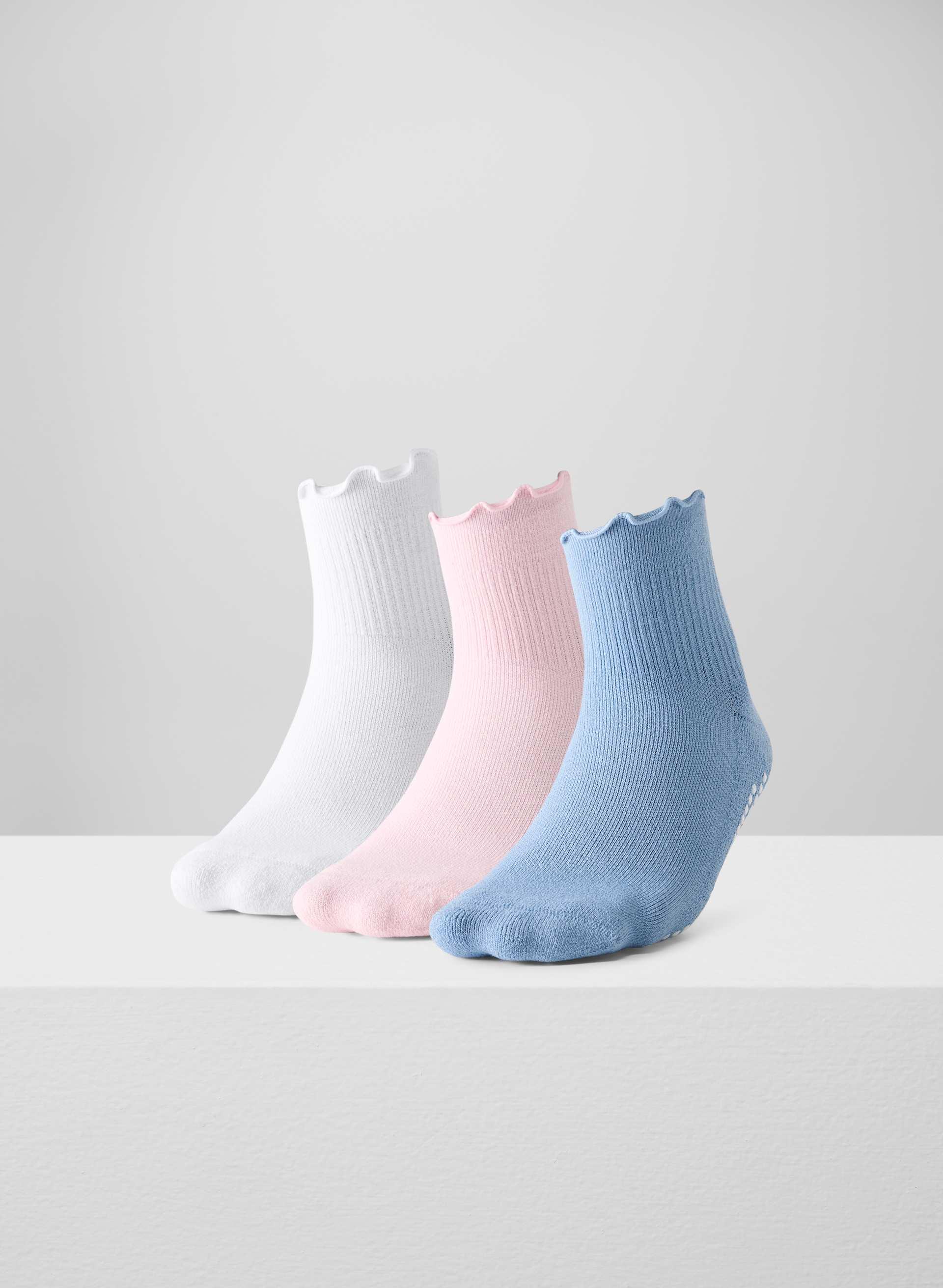 SOFTSET™ ARTICULATE GRIP ANKLE SOCK 3-PACK by GOLDEN