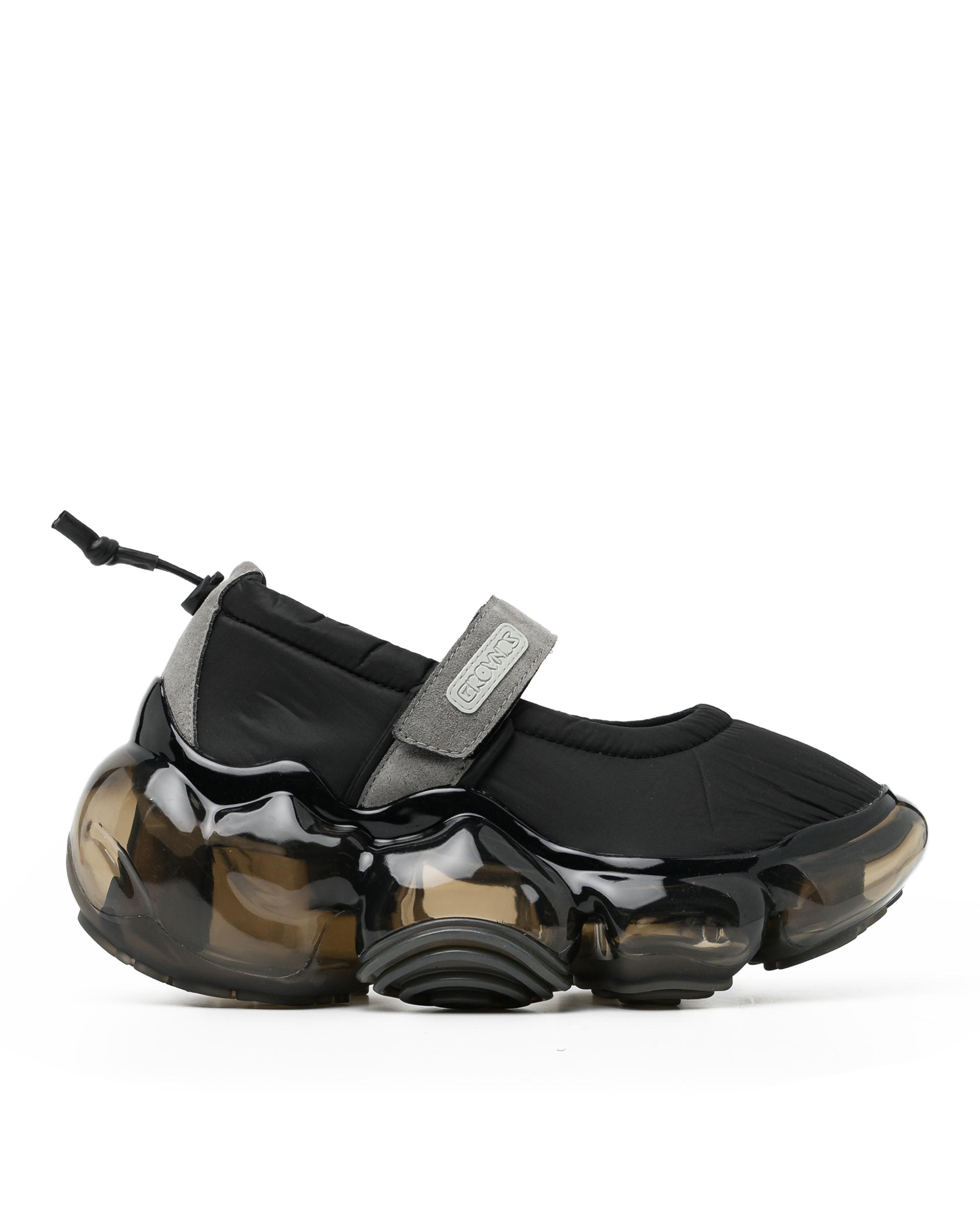 Moopie strap pumps by GROUNDS