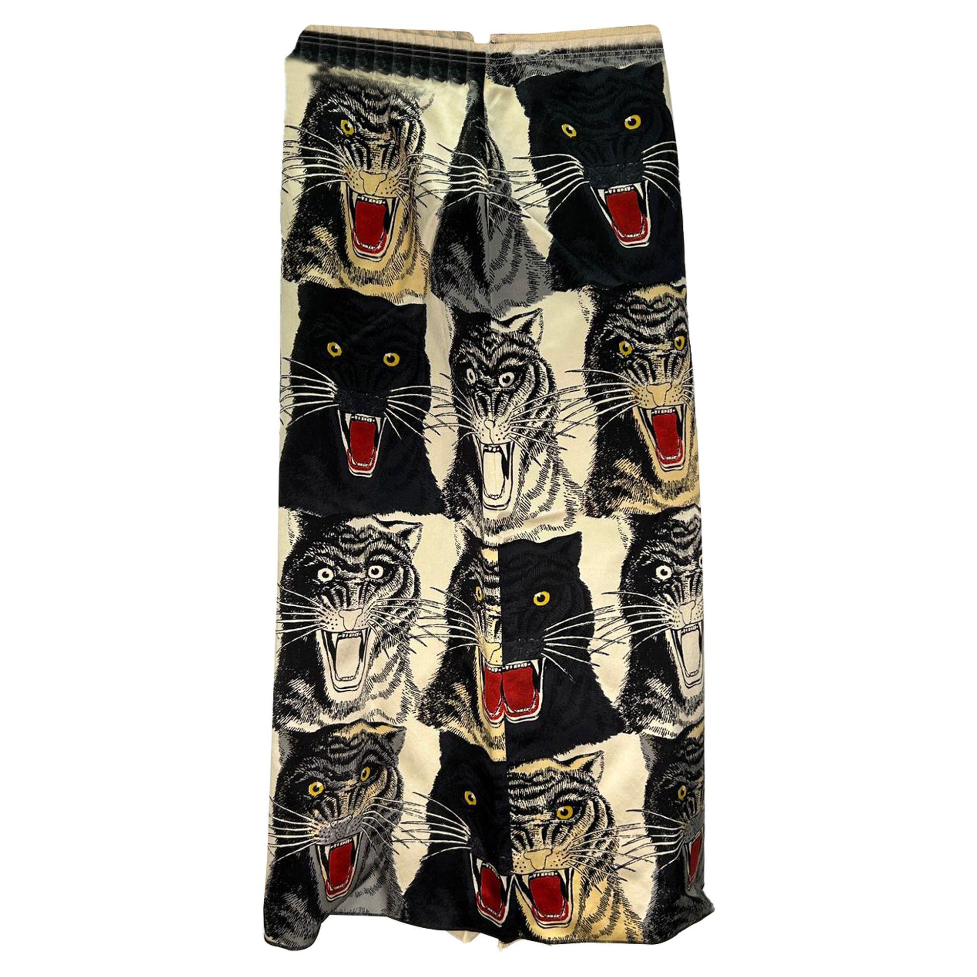 Preloved 2017 Tiger Head Skirt in Multicolor Silk by GUCCI