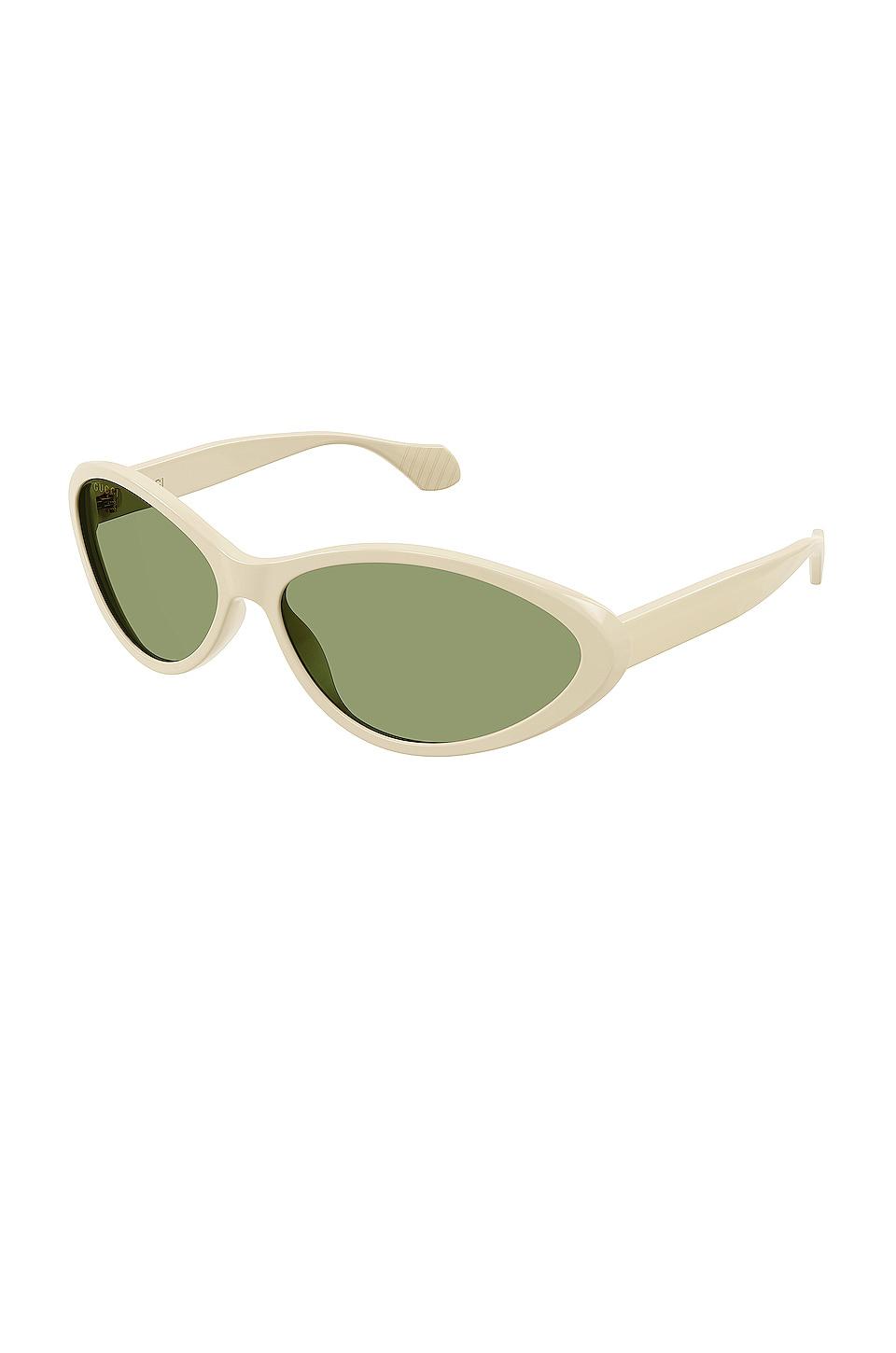 fashion show oval by GUCCI