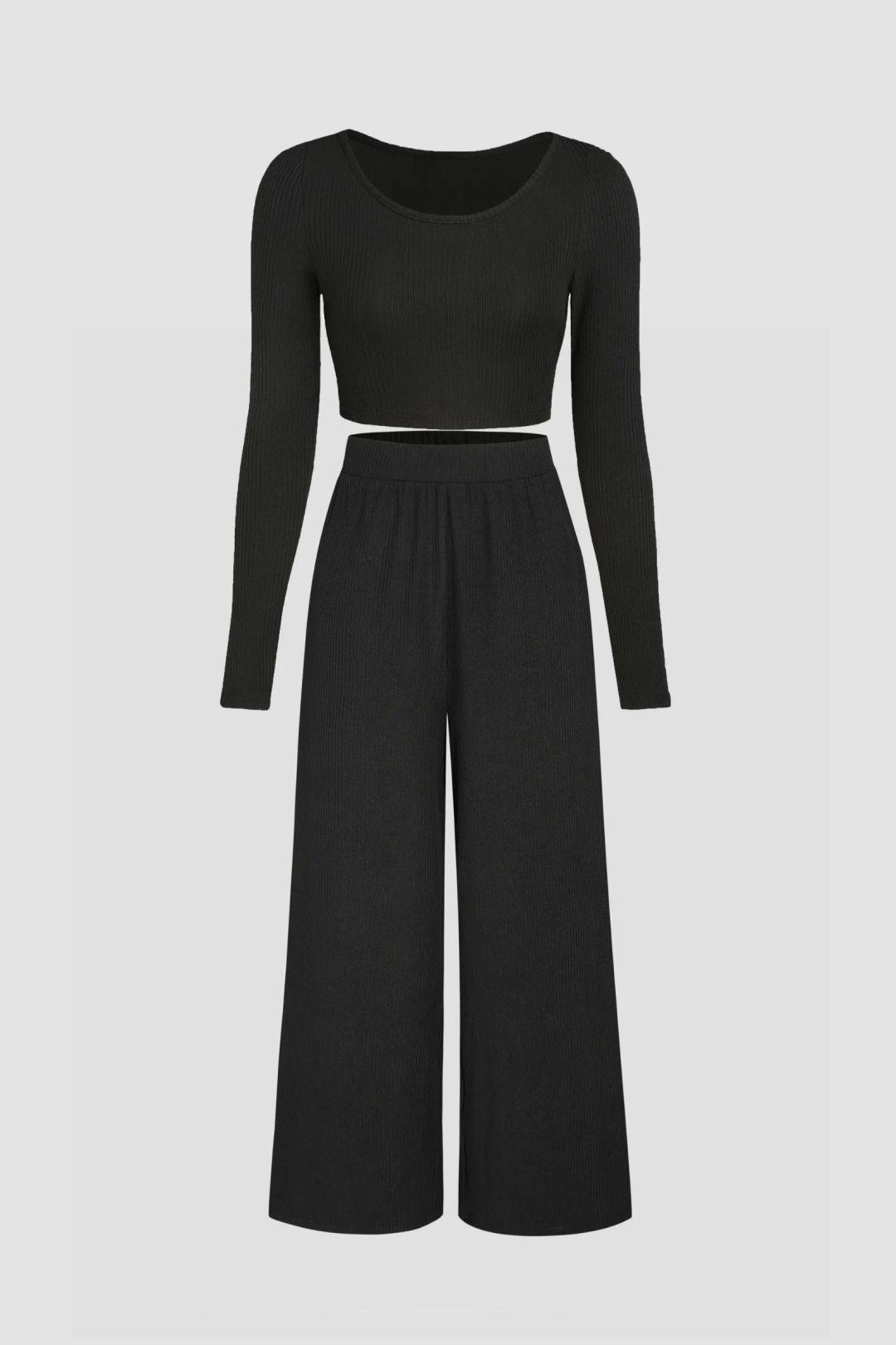Basic Two-Piece Set by HICCUP