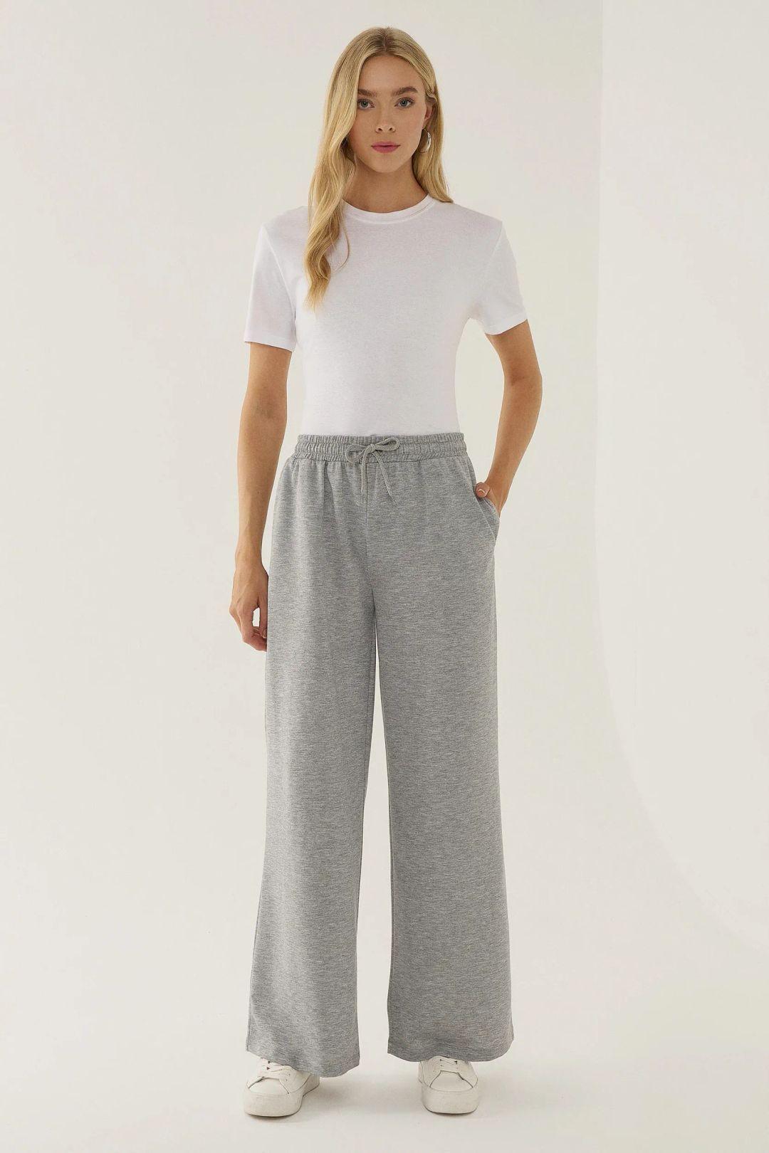 Elastic Waist Wide Leg Sweatpants by HICCUP
