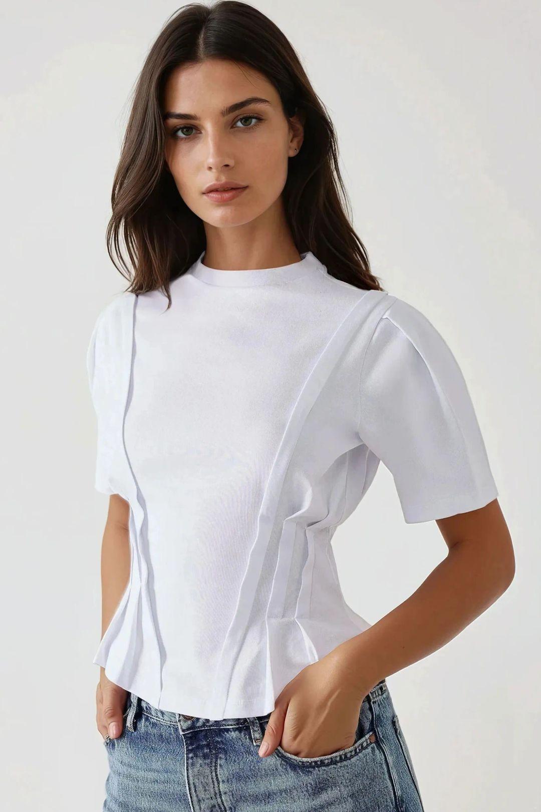 Fitted Crew Neck T-Shirt by HICCUP