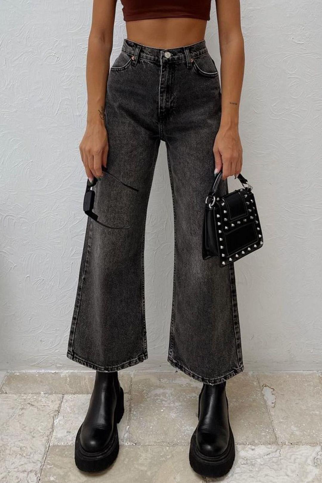 High Waist Cropped Jeans by HICCUP