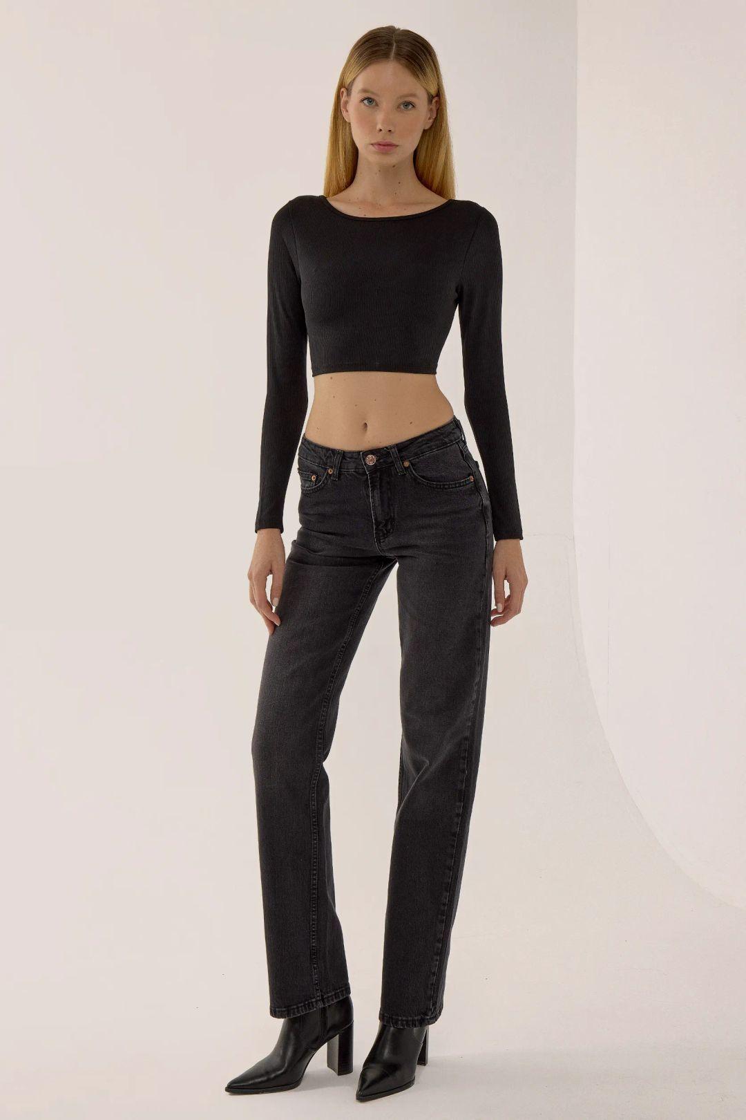 Low Waist Straight Leg Jeans by HICCUP