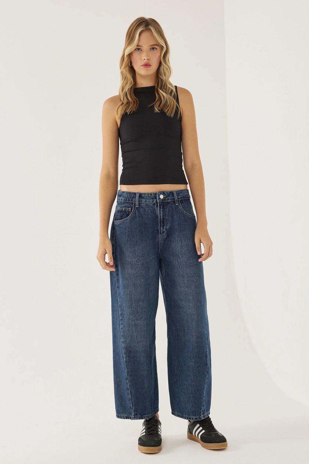 Mid-Rise Tapered Jeans by HICCUP