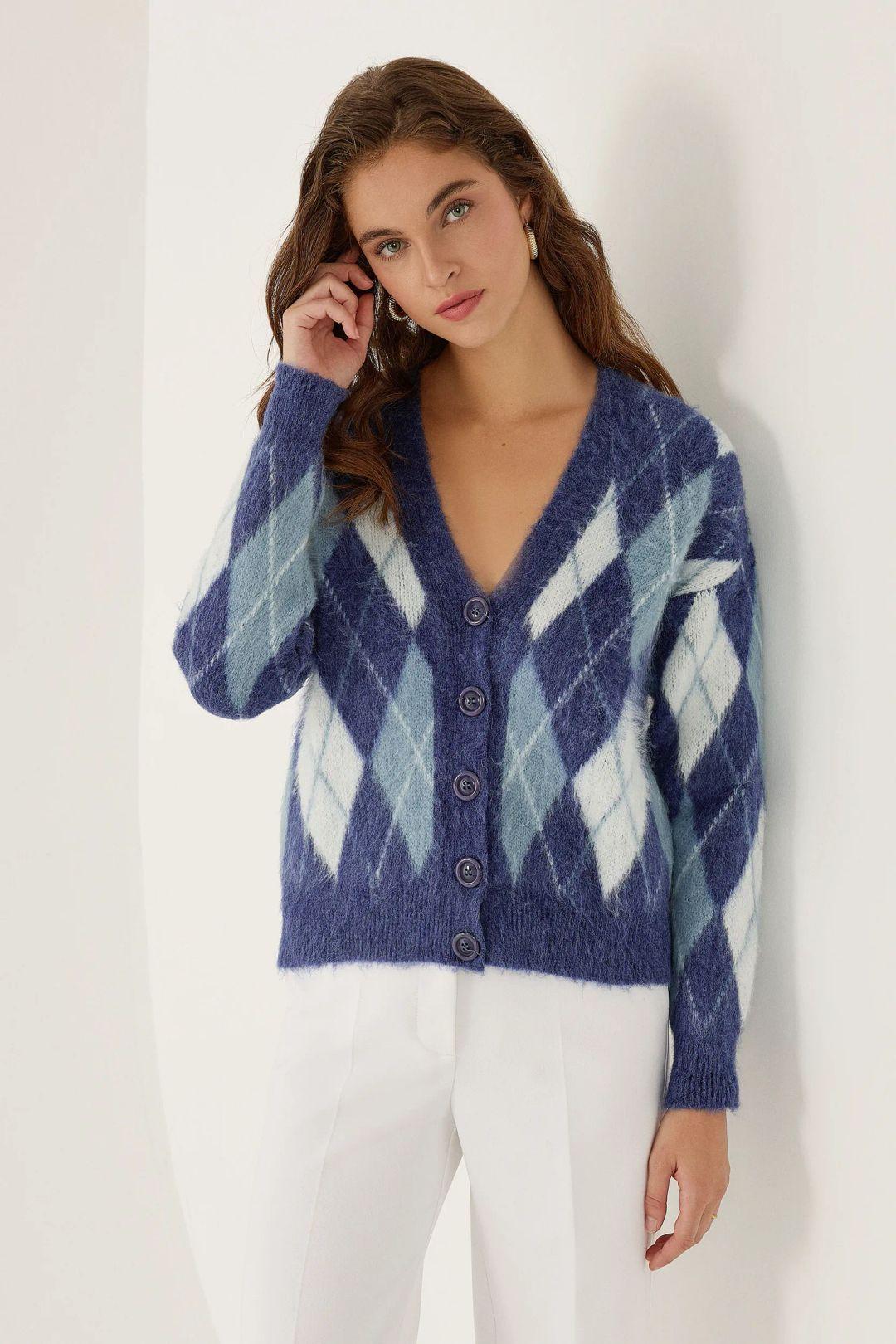 Relaxed Fit V-Neck Diamond Pattern Cardigan by HICCUP