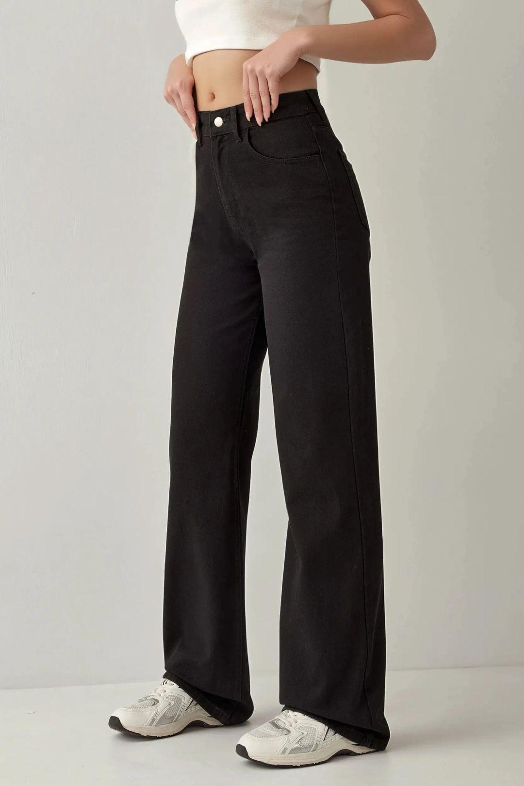 Straight Leg Denim Jeans by HICCUP
