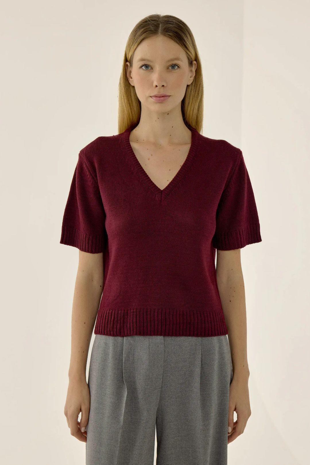 V-Neck Short Sleeve Knit Sweater by HICCUP