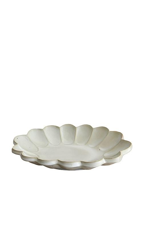 HueGah Home Amara Serveware Serving Platter in White by HUEGAH HOME