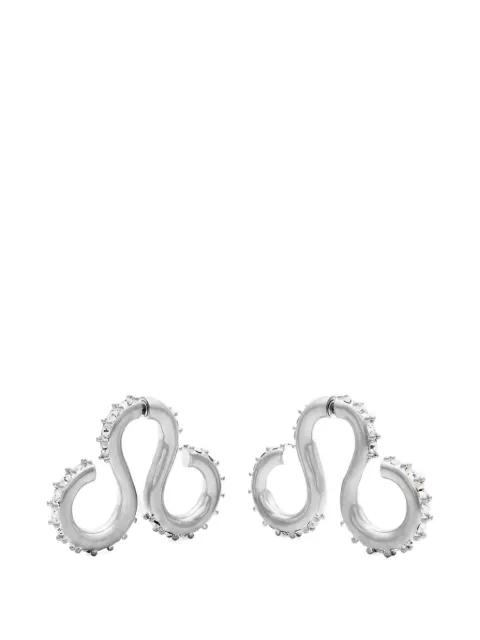 curled-design earrings by HUGO KREIT