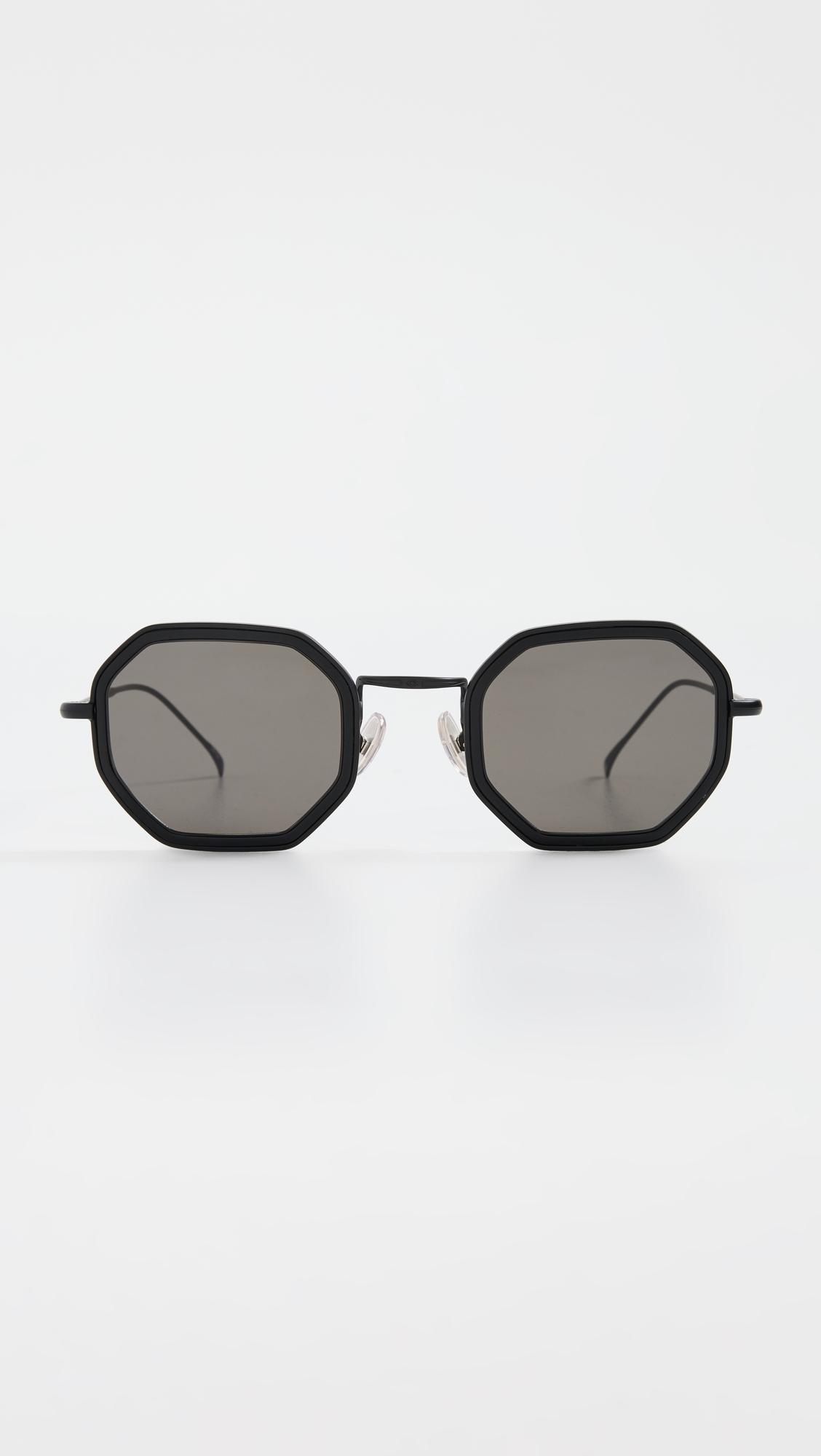 Dylan Tate Matte Black Sunglasses with Grey Flat Lenses by ILLESTEVA