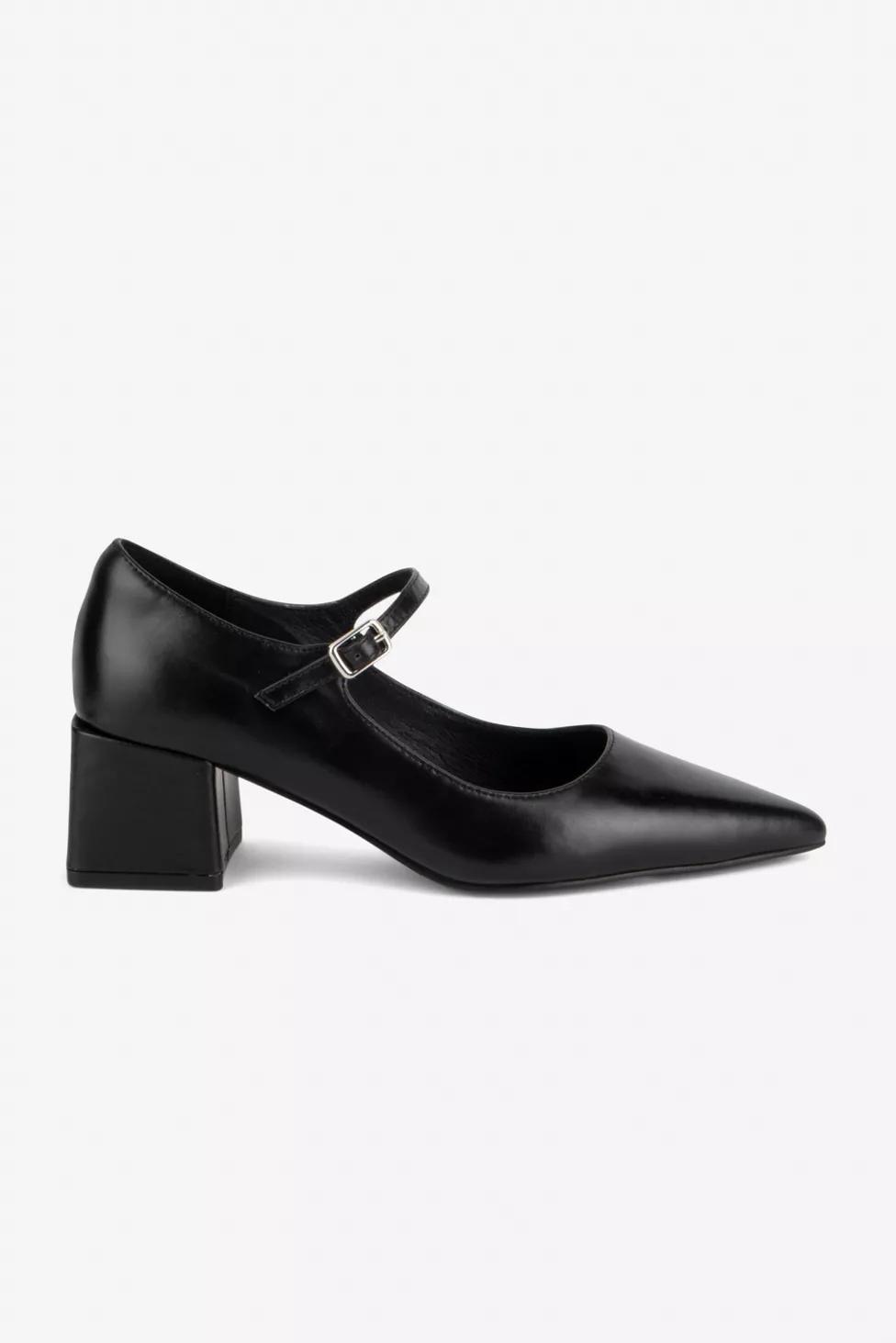 Intentionally Blank Bond Leather Heels by INTENTIONALLY BLANK