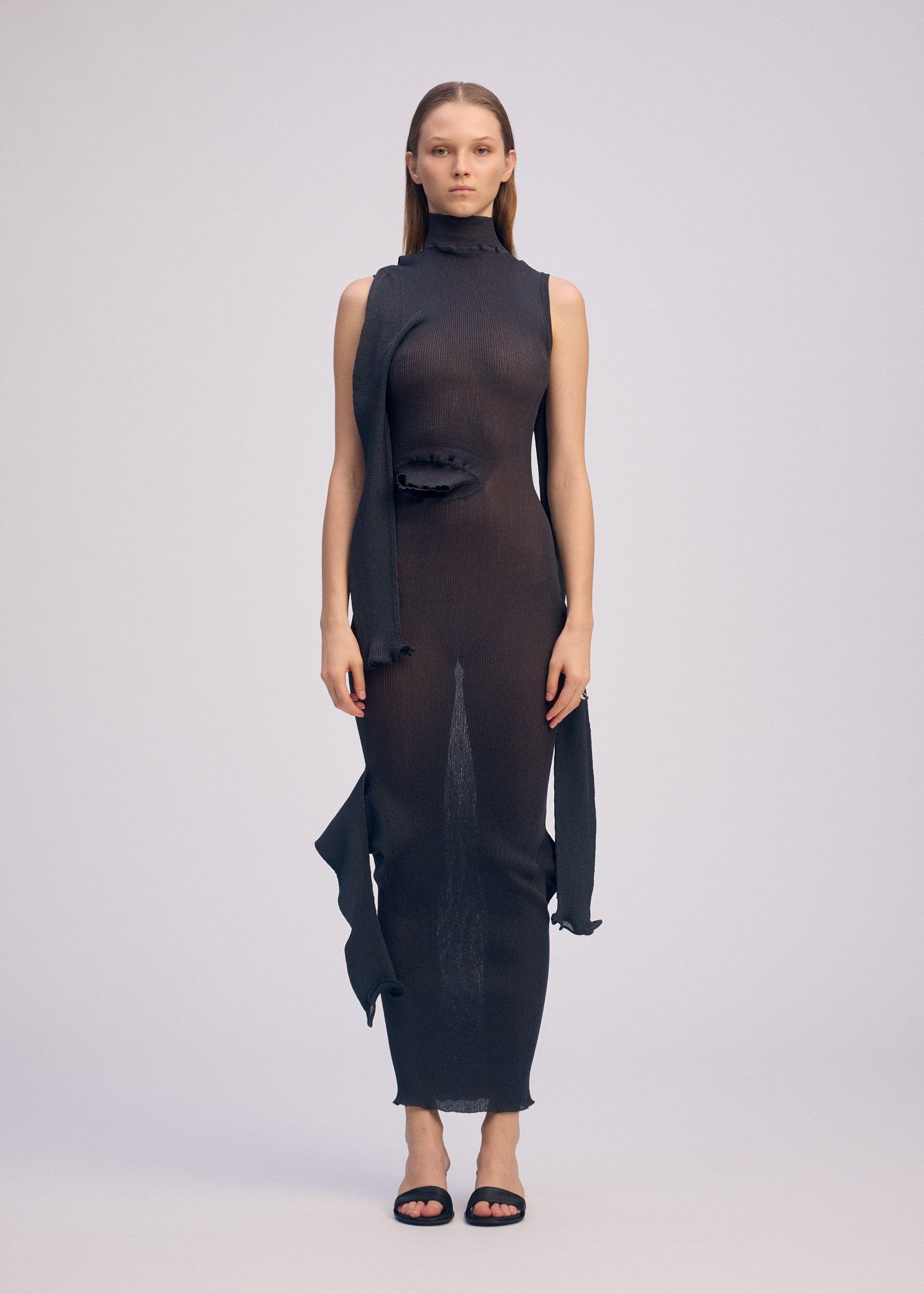 ADVENTITIOUS：SLEEVES by ISSEY MIYAKE