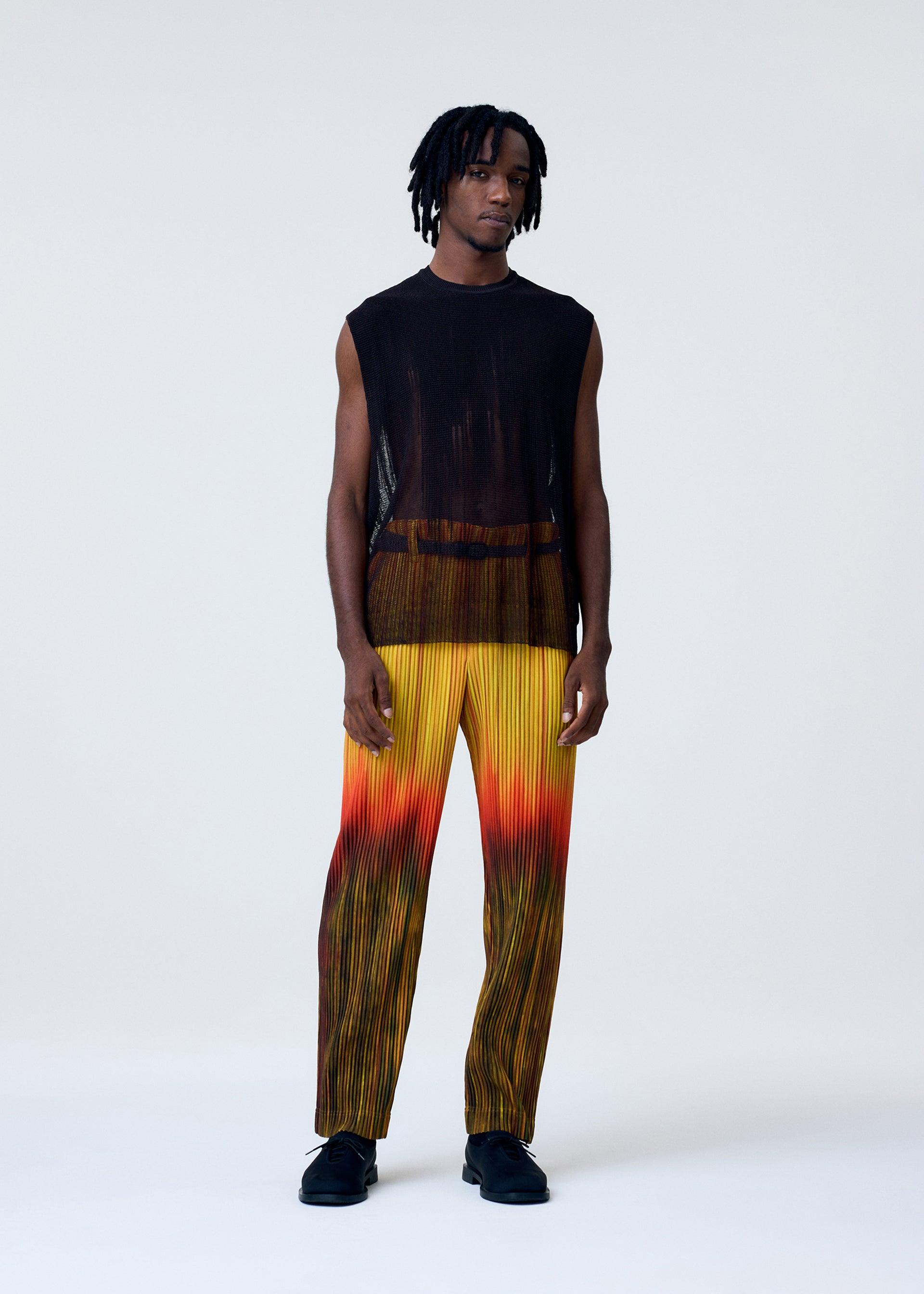 BRUSH CLOSE-UP KNIT by ISSEY MIYAKE
