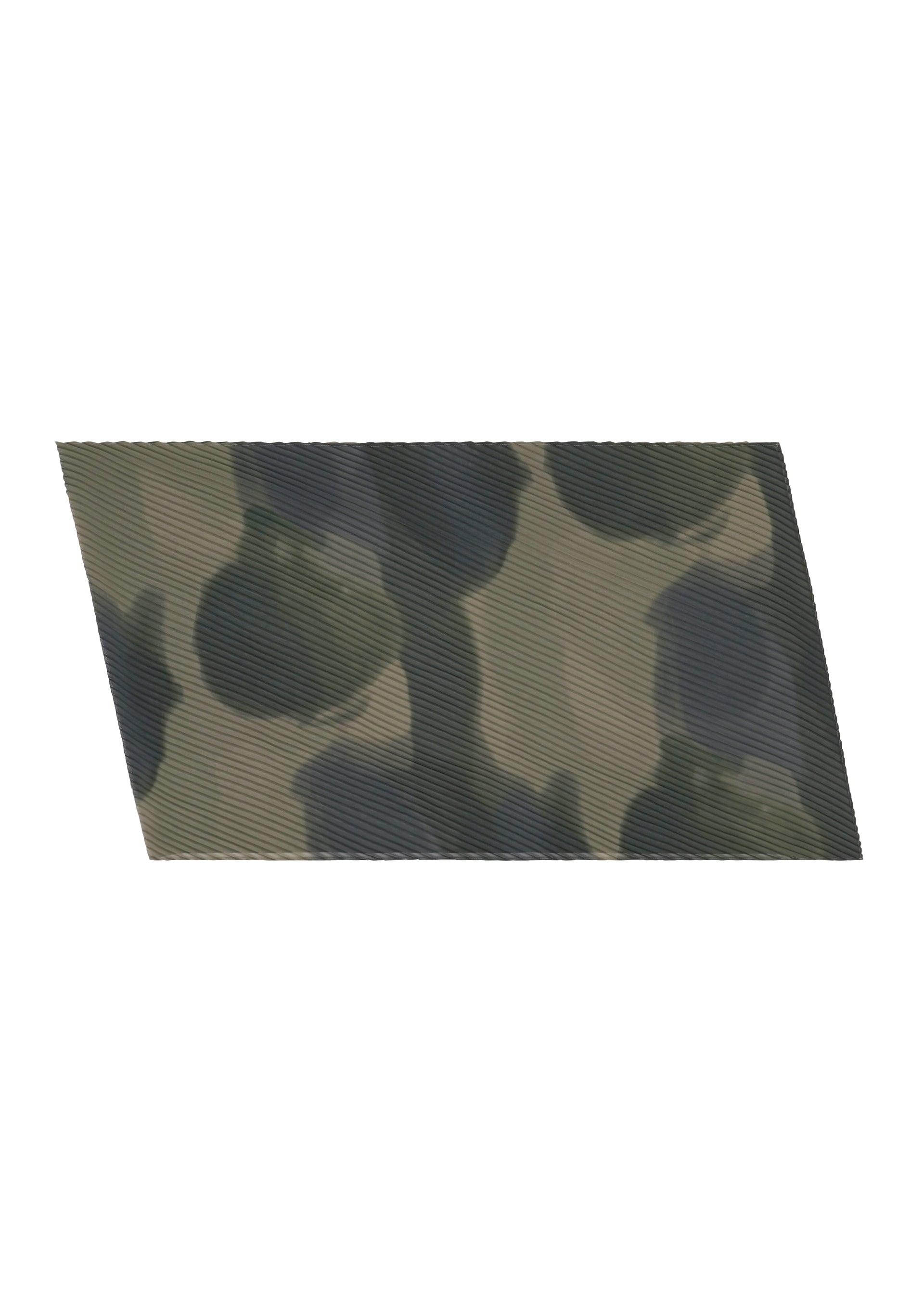 DAWN STOLE by ISSEY MIYAKE