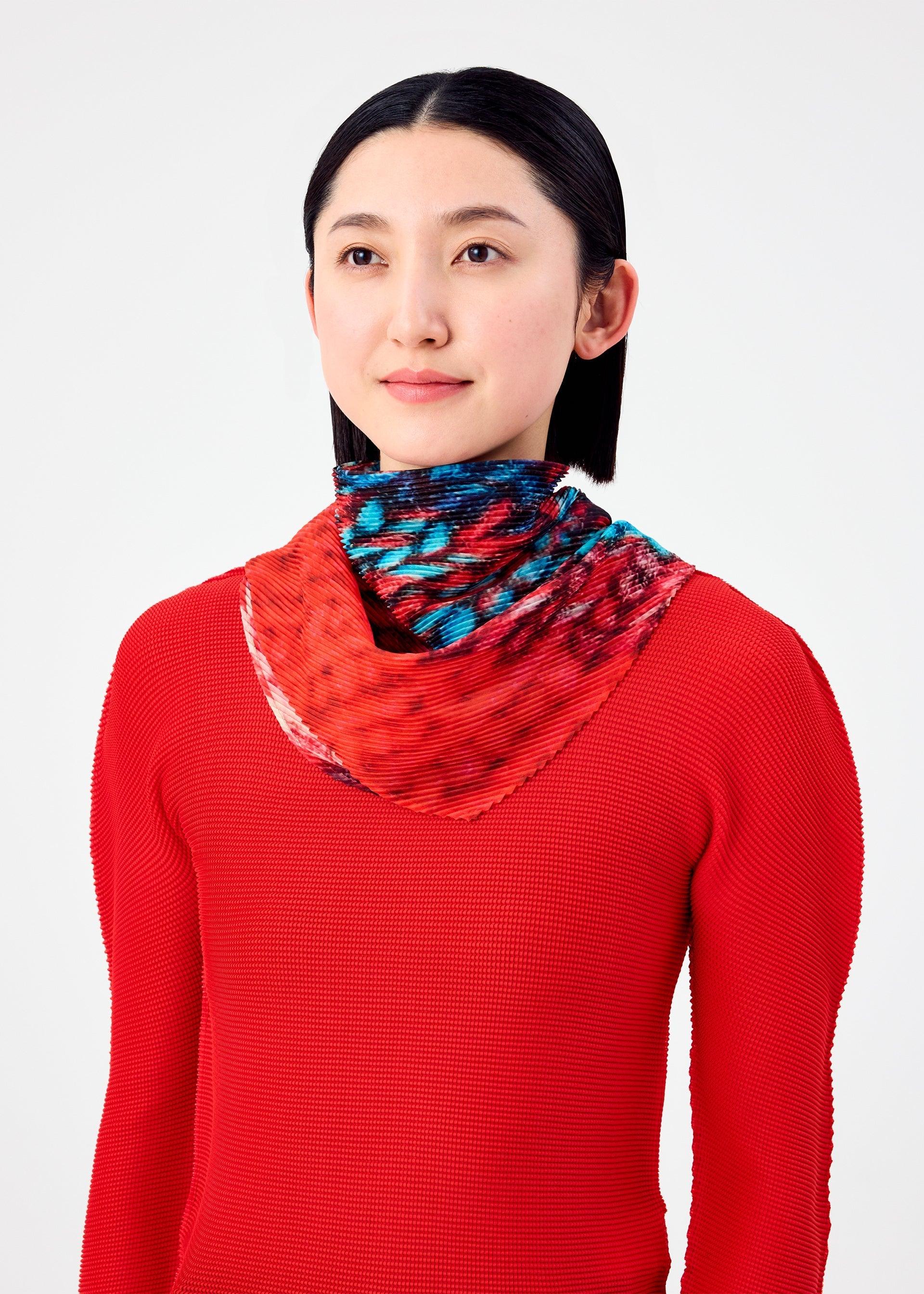 MIX YARN KNIT PLEATS STOLE by ISSEY MIYAKE