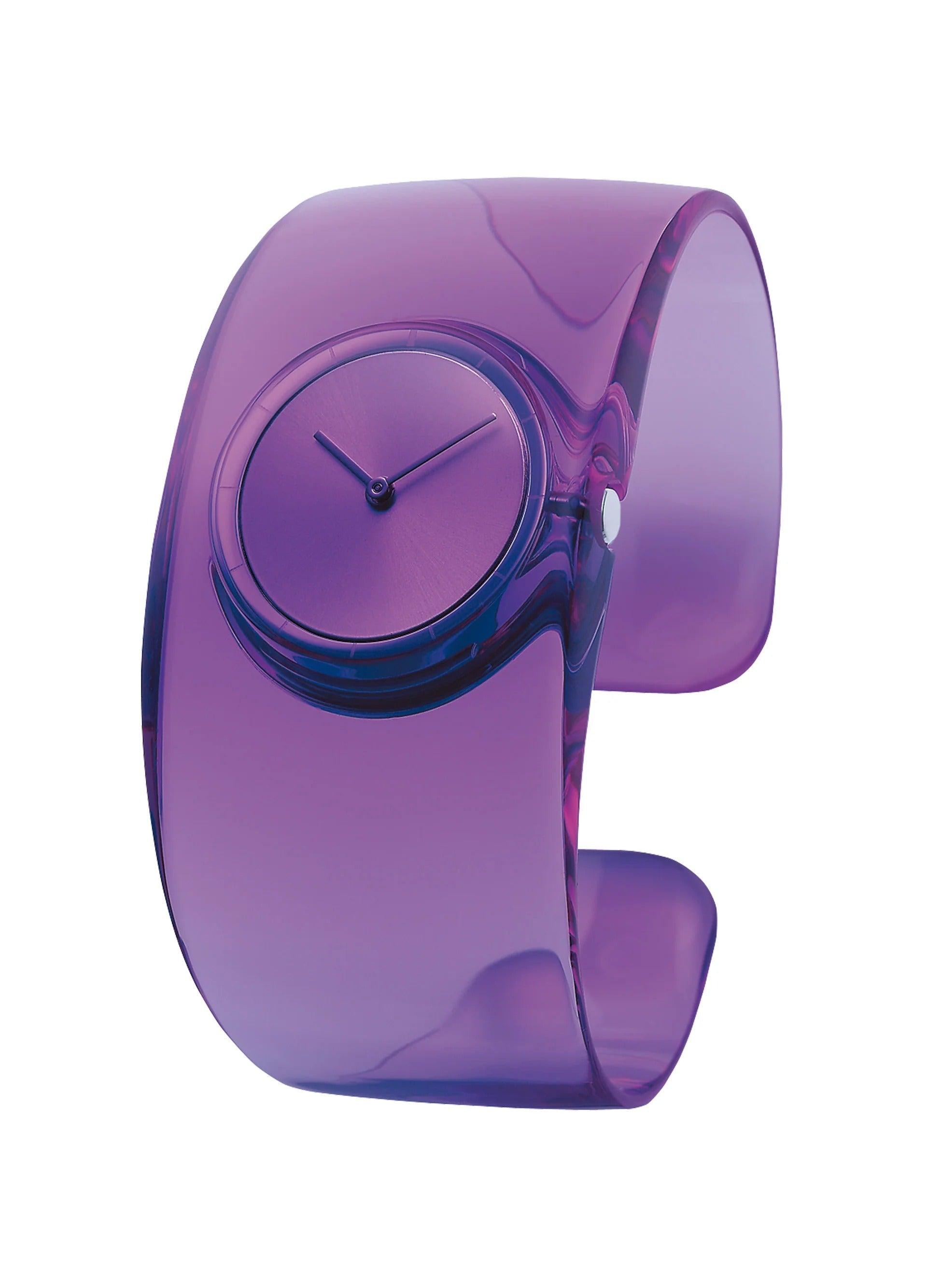 O　Designed by Tokujin Yoshioka by ISSEY MIYAKE