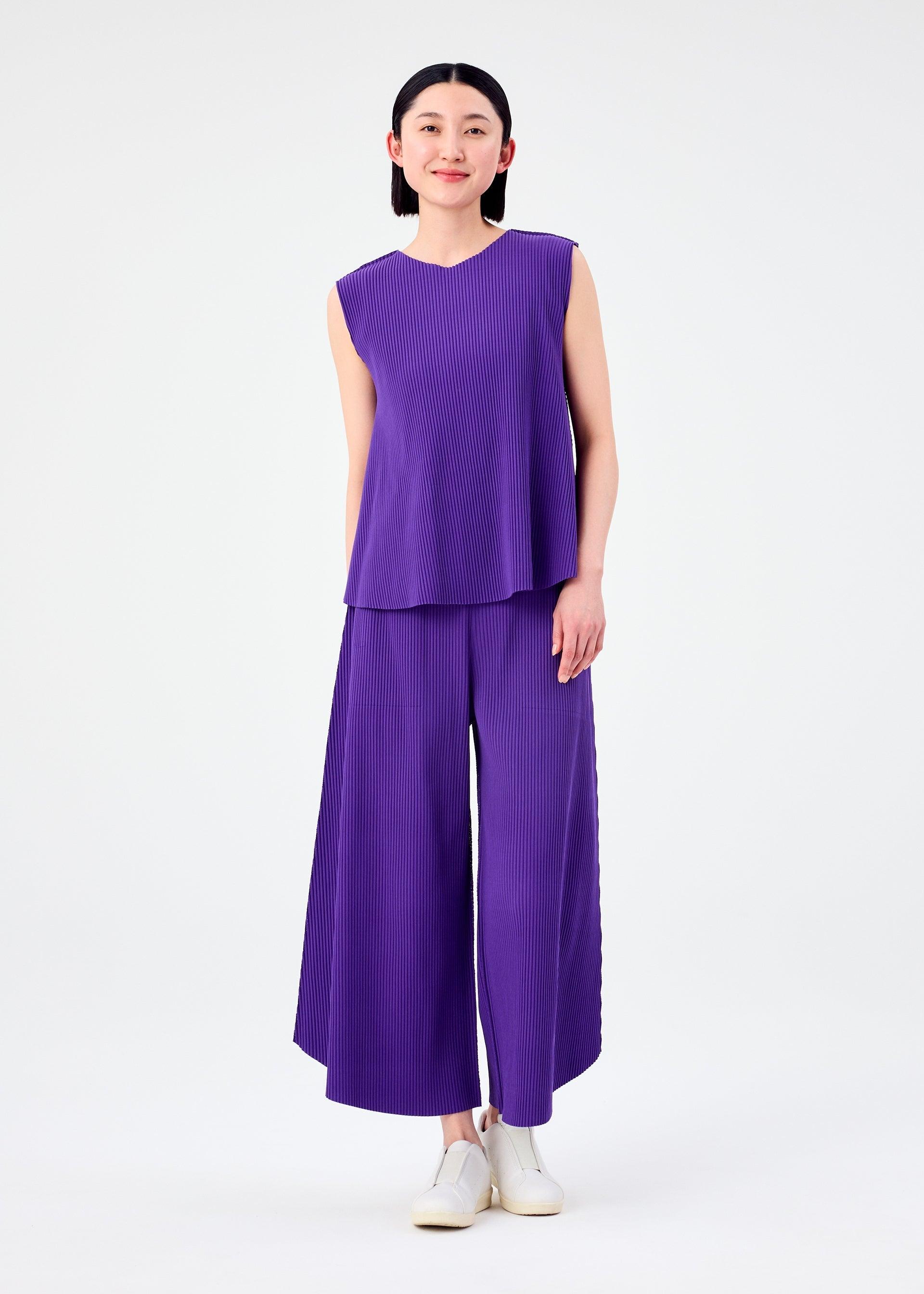 SWING PLEATS by ISSEY MIYAKE