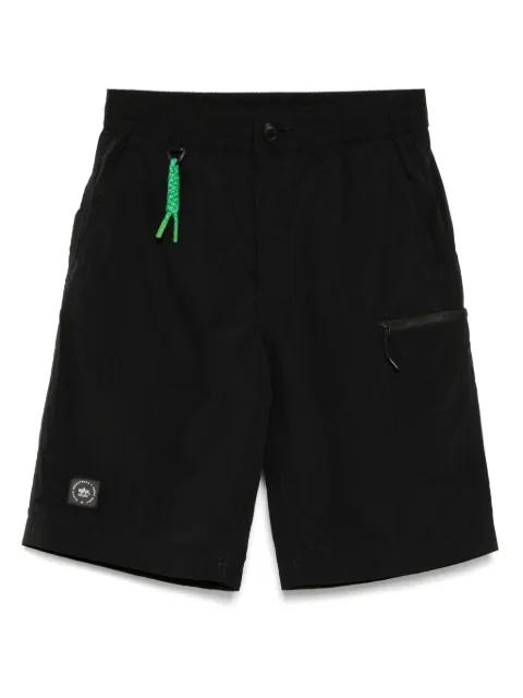 logo patch shorts by IZZUE