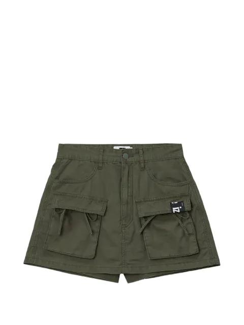 pocket cotton shorts by IZZUE