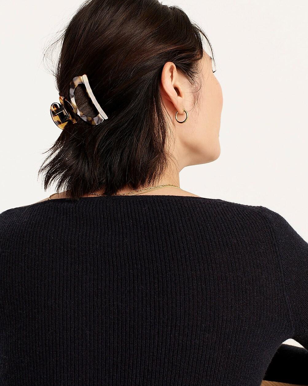 Rounded open-sided hair clip in Italian tortoise by J.CREW