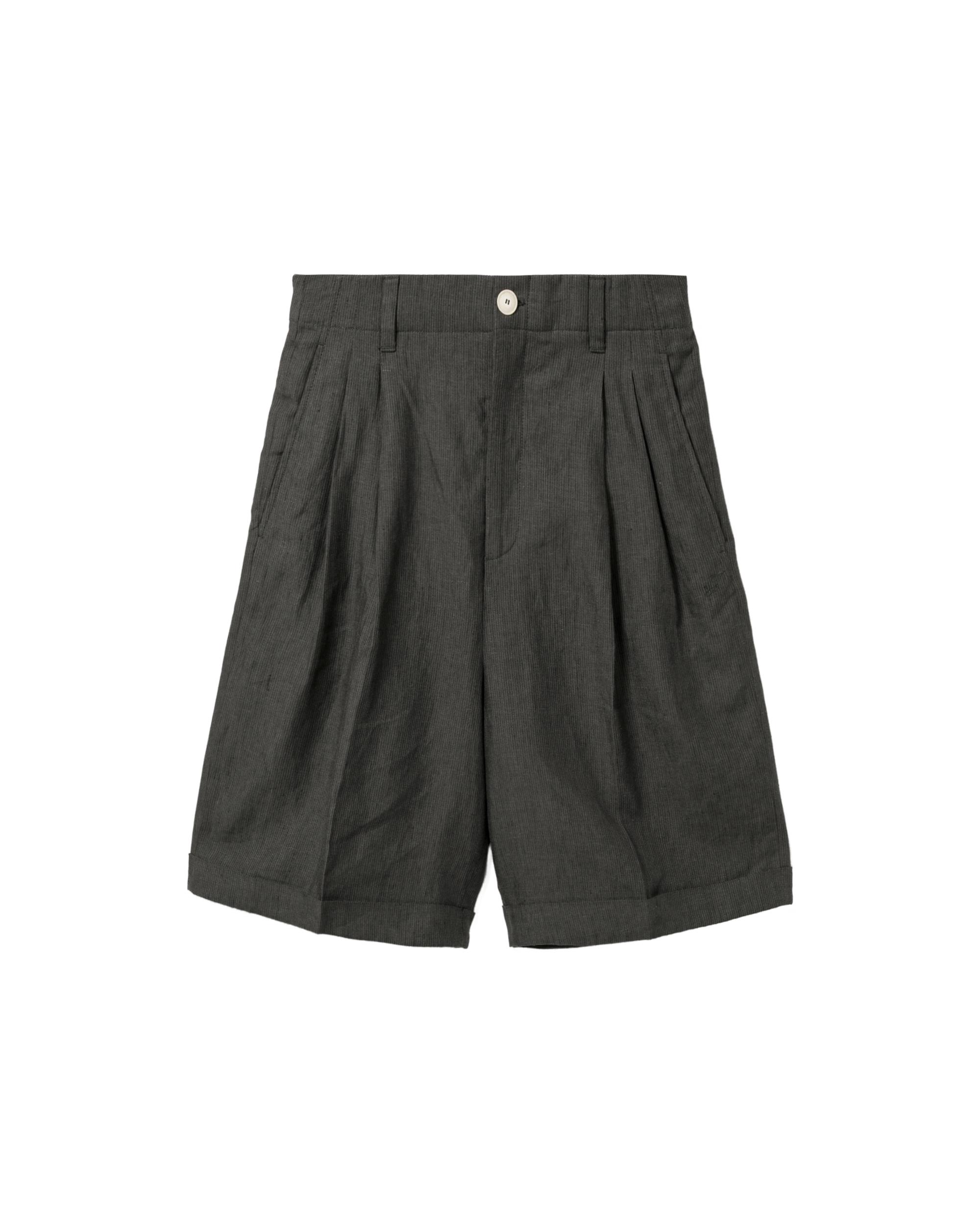 Pleated shorts by JACQUEMUS