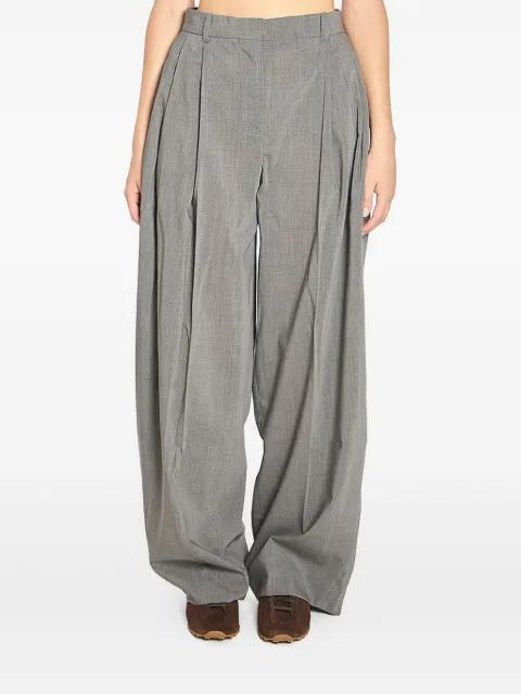 pleated trousers by JACQUEMUS