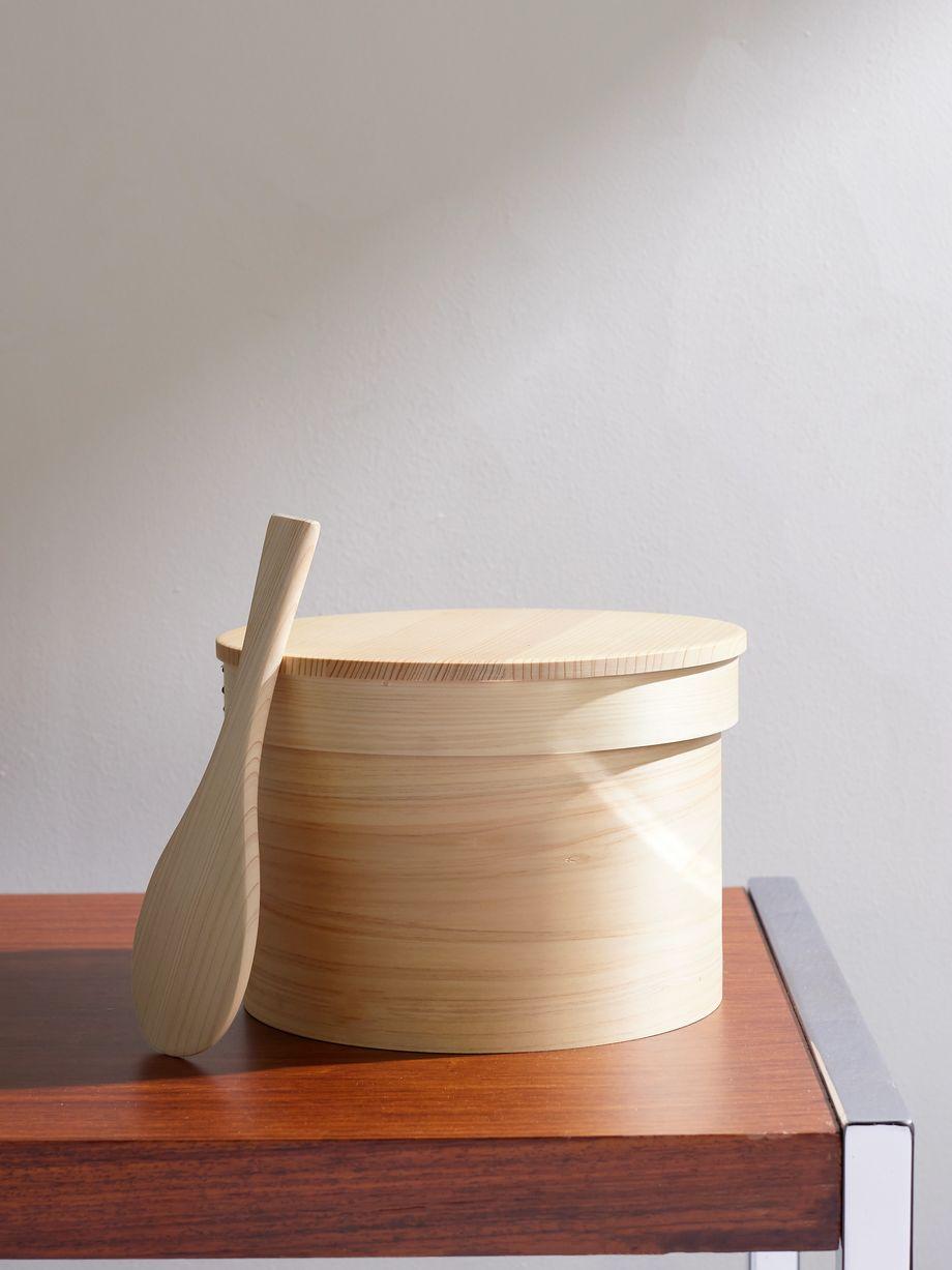 Hinoki Wood Rice Container and Bamboo Scoop by JAPAN BEST Hinoki Wood Rice Container and Bamboo Scoop by JAPAN BEST
