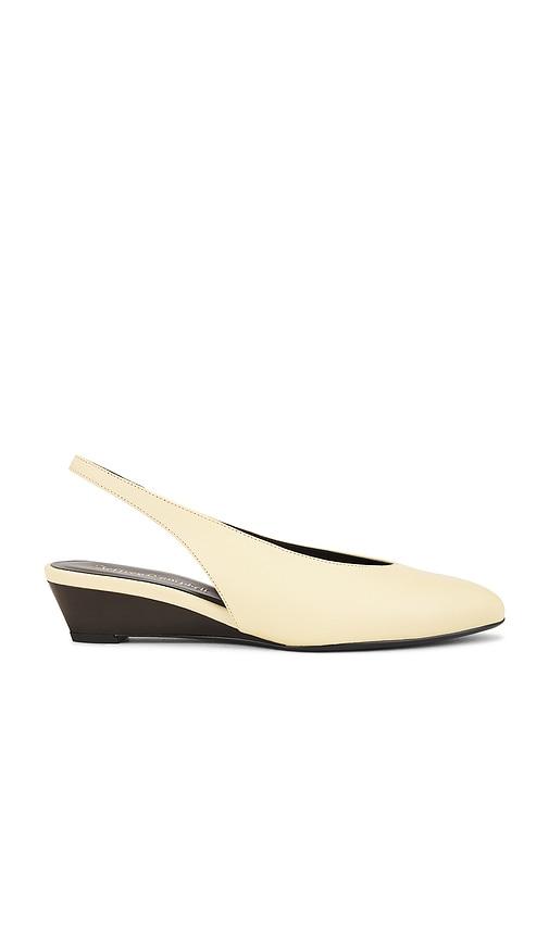 Jeffrey Campbell Snoop Pump in Lemon by JEFFREY CAMPBELL