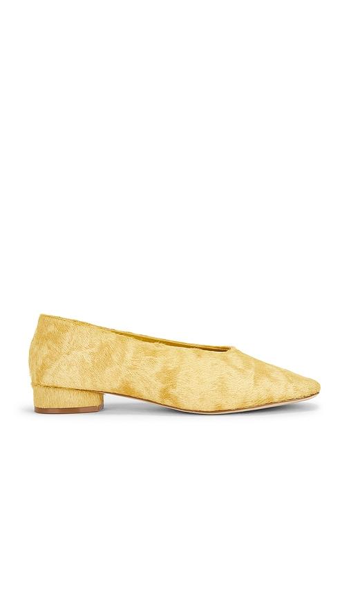 Jeffrey Campbell Trustee Pump in Mustard by JEFFREY CAMPBELL