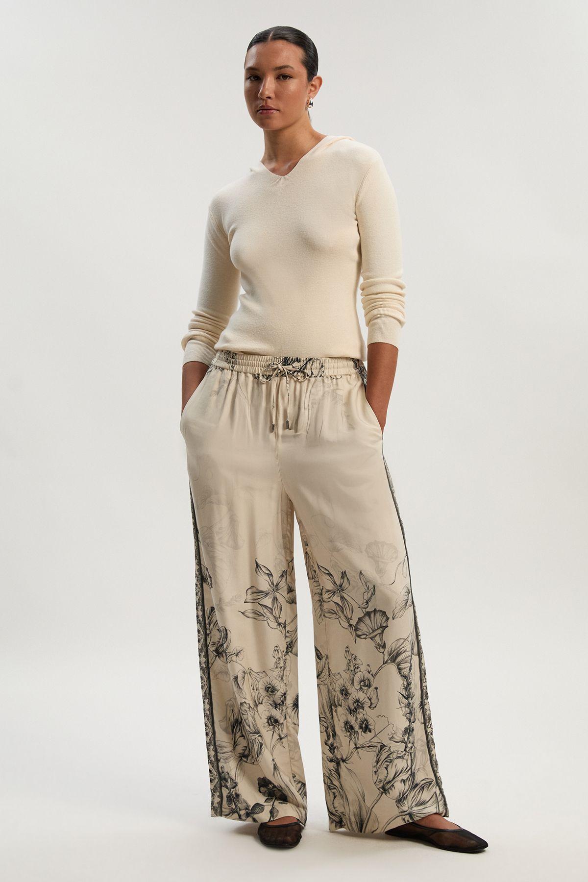 Petite Viscose Linen Scenic Placed Print Woven Wide Leg Trousers by KARENMILLEN