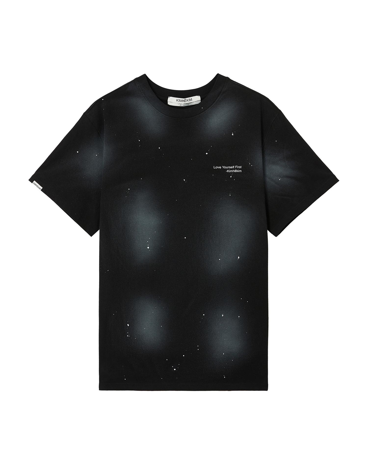 Graphic tee by KIMHEKIM
