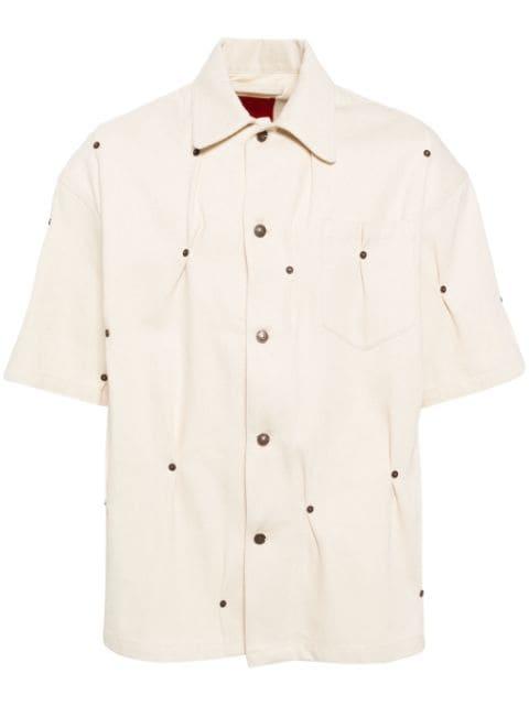 multi-rivet short-sleeves shirt by KUSIKOHC