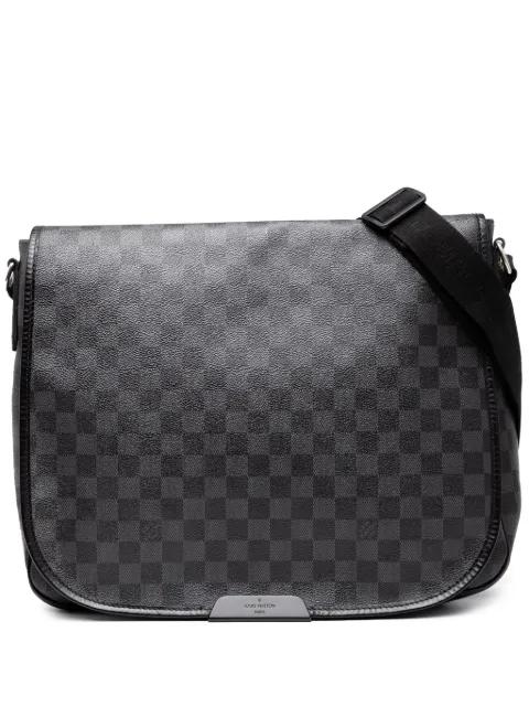 2009 Damier Graphite Daniel MM crossbody bag by LOUIS VUITTON 2009 Damier Graphite Daniel MM crossbody bag by LOUIS VUITTON
