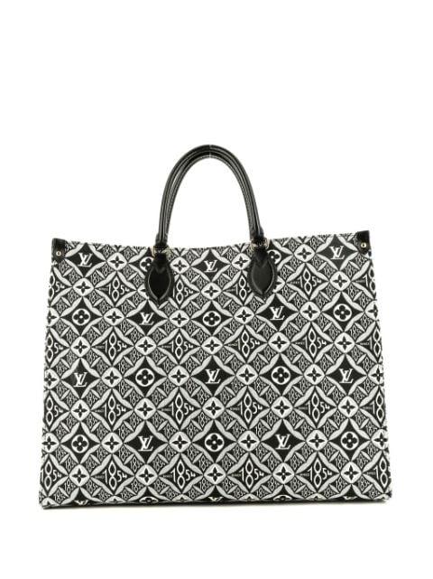 2020 OnTheGo PM tote bag by LOUIS VUITTON 