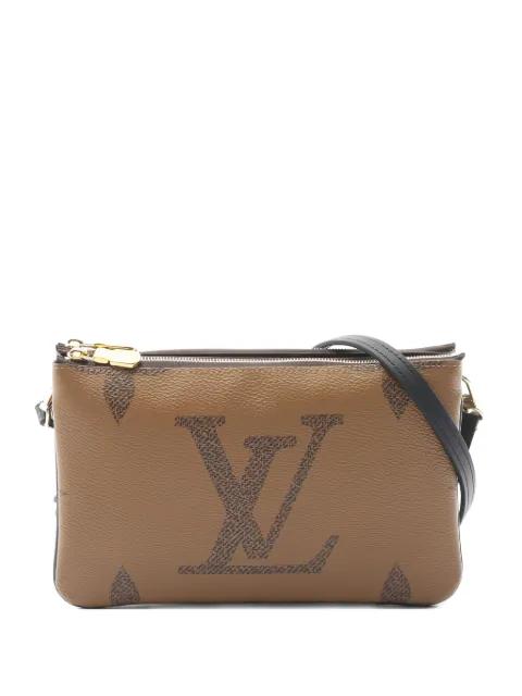 2021s Monogram Giant Reverse Double Zip Pochette shoulder bag by LOUIS VUITTON 