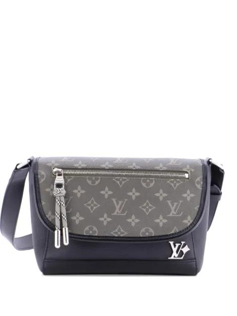 Pulse Messenger Monogram Canvas and Calfskin crossbody bag by LOUIS VUITTON 