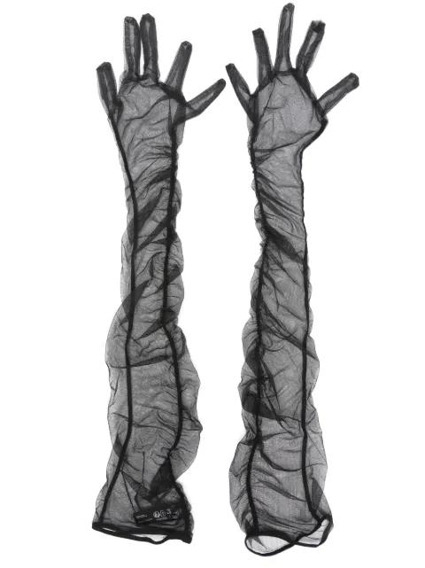 Opera tulle gloves by MAISON CLOSE